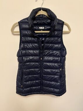 NWOT Aritzia Parklife Navy Blue High-Gloss Puffer Vest Size Small lightweight